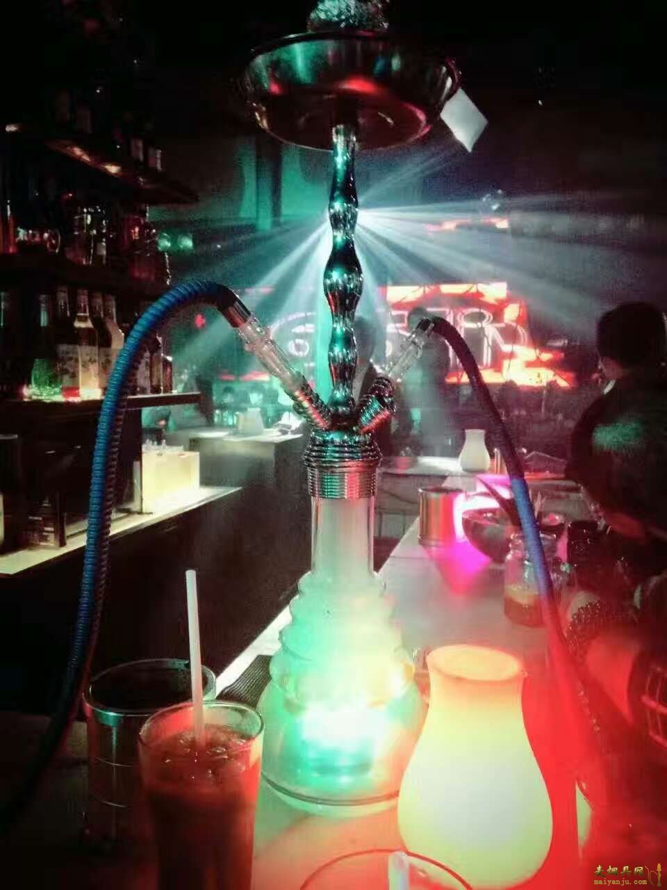 酒吧水烟壶